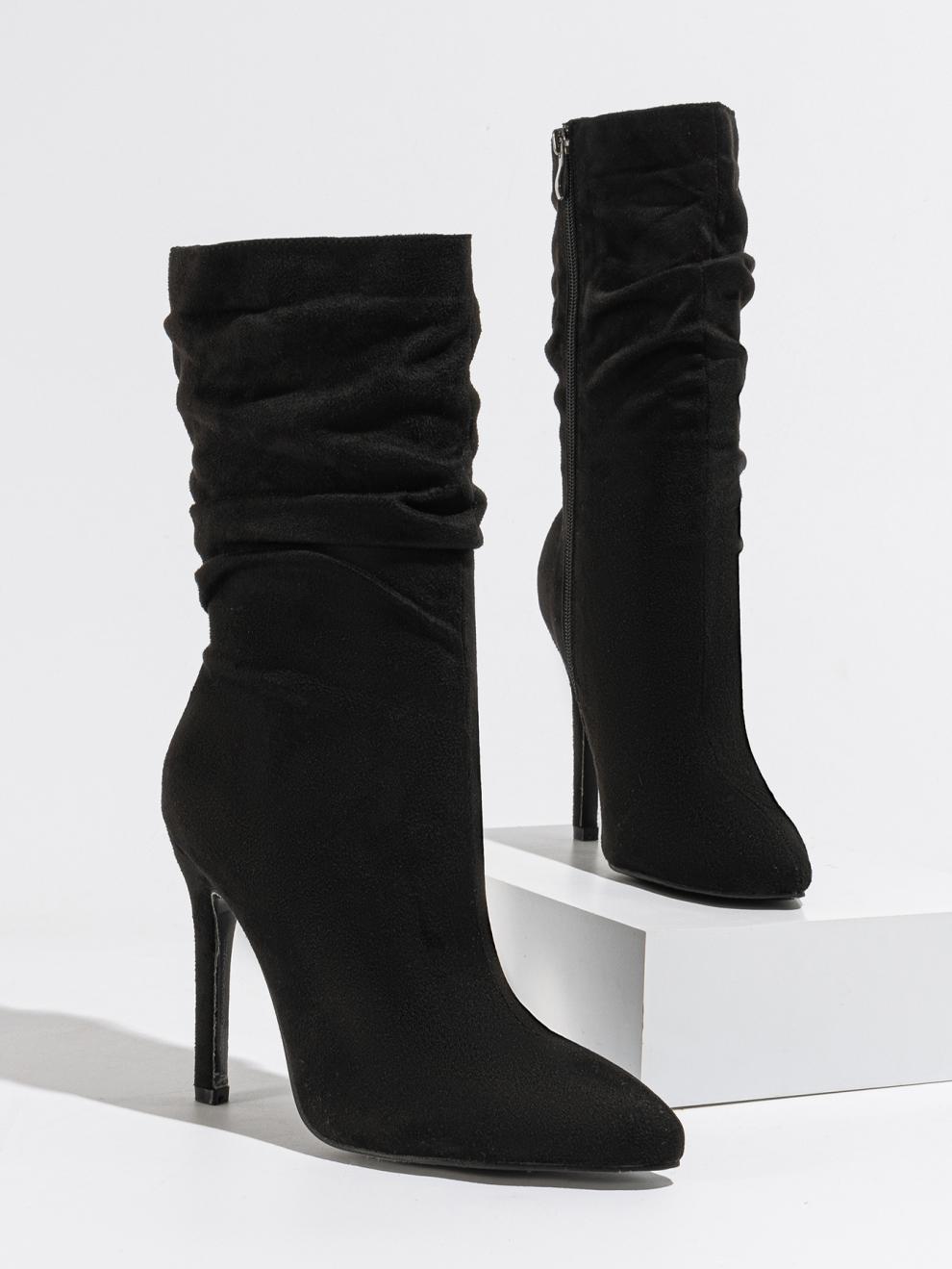 Novo estilo de botas de cano curto com salto agulha e vincos naturais, da moda, para todas as ocasiões