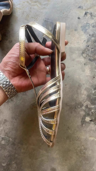 Sandálias femininas de verão, plataforma baixa, peep toe, fivela no tornozelo, oco