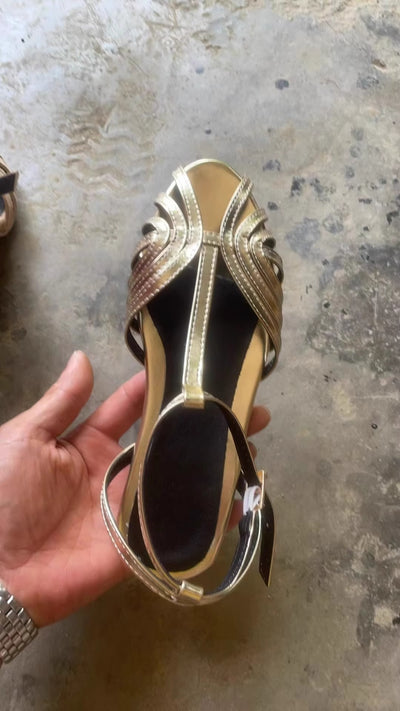 Sandálias femininas de verão, plataforma baixa, peep toe, fivela no tornozelo, oco