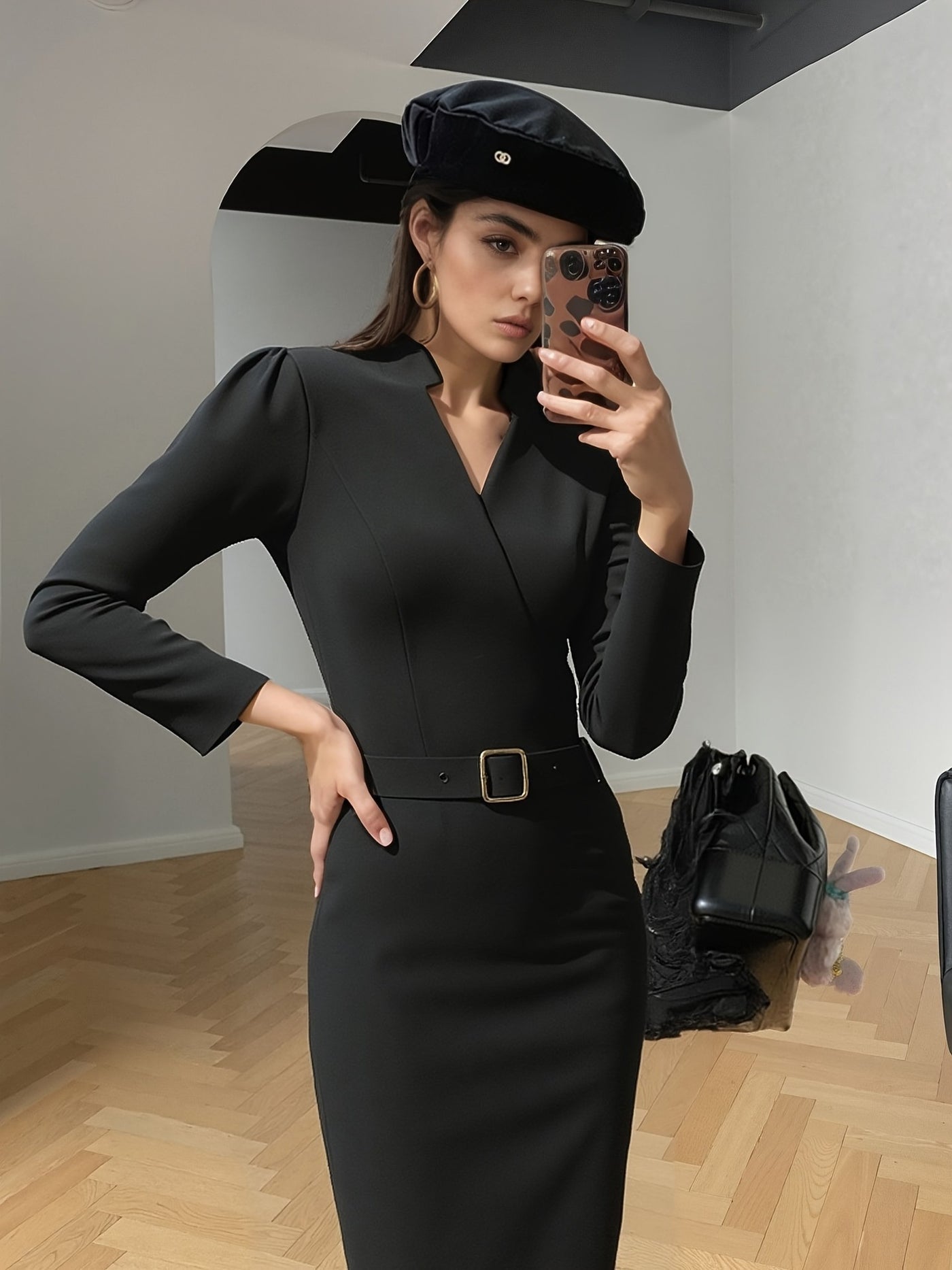 Vestido casual de corte justo com decote em V e mangas compridas, ideal para o trabalho ou escritório.