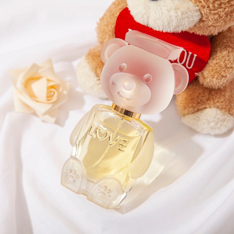 Perfume feminino com fragrância duradoura.