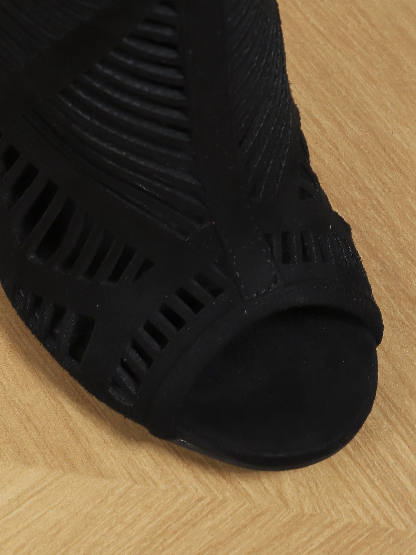 Botas de sandália sexy da moda com bico redondo e abertura a laser de 11 cm